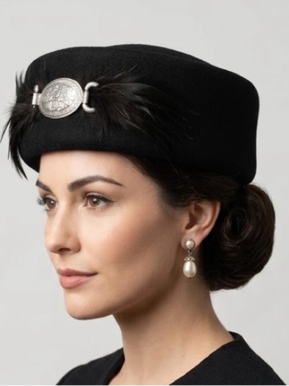 Kate’s Boutique Canada Vintage Black Wool Felt Pillbox Hat Feather Decorative Me